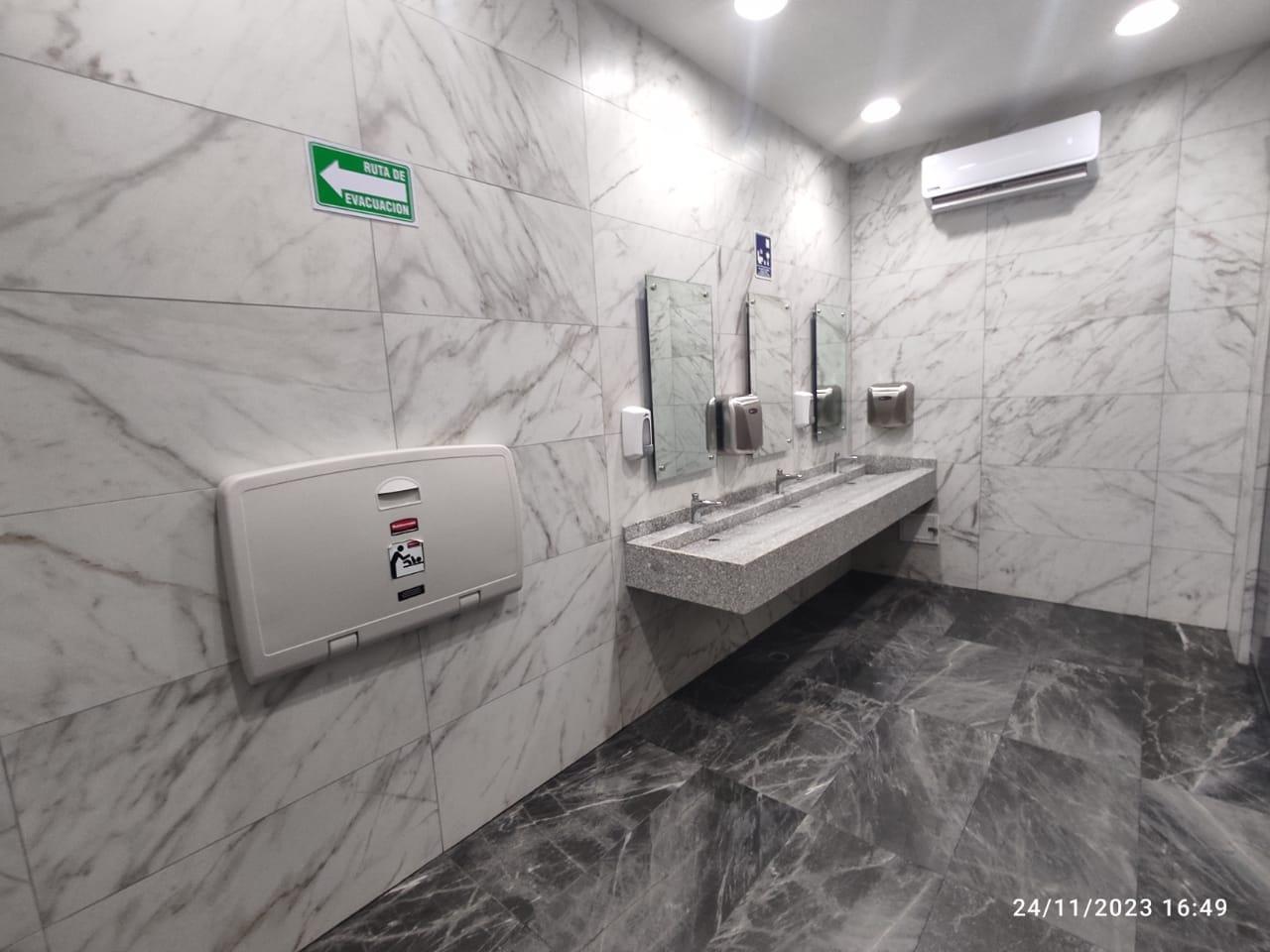 Sanitarios terminados de la tienda de conveniencia
