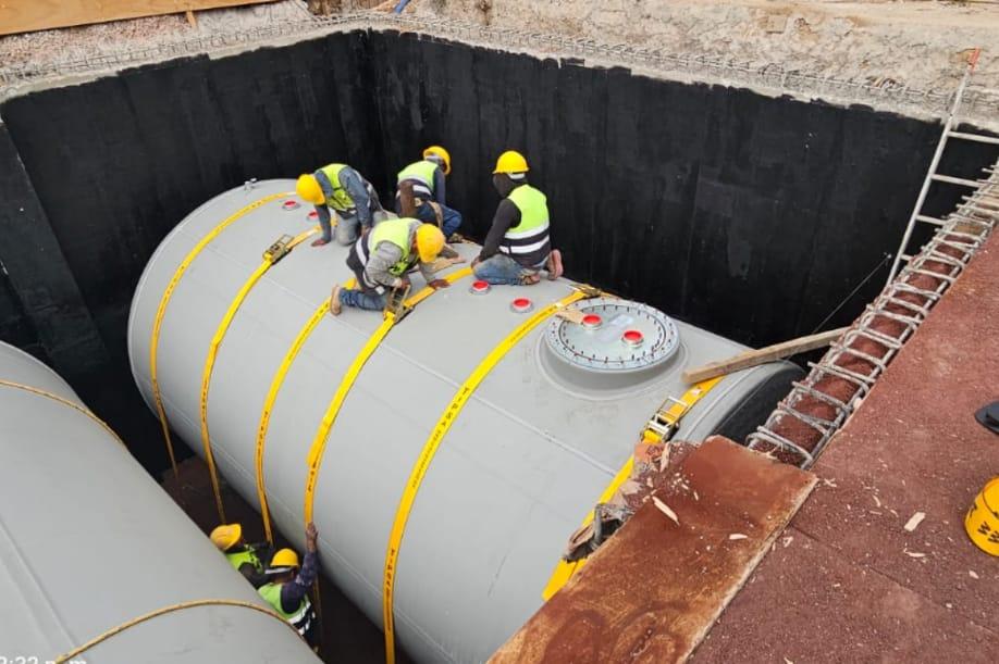 Instalación de tanques de almacenamiento de combustible