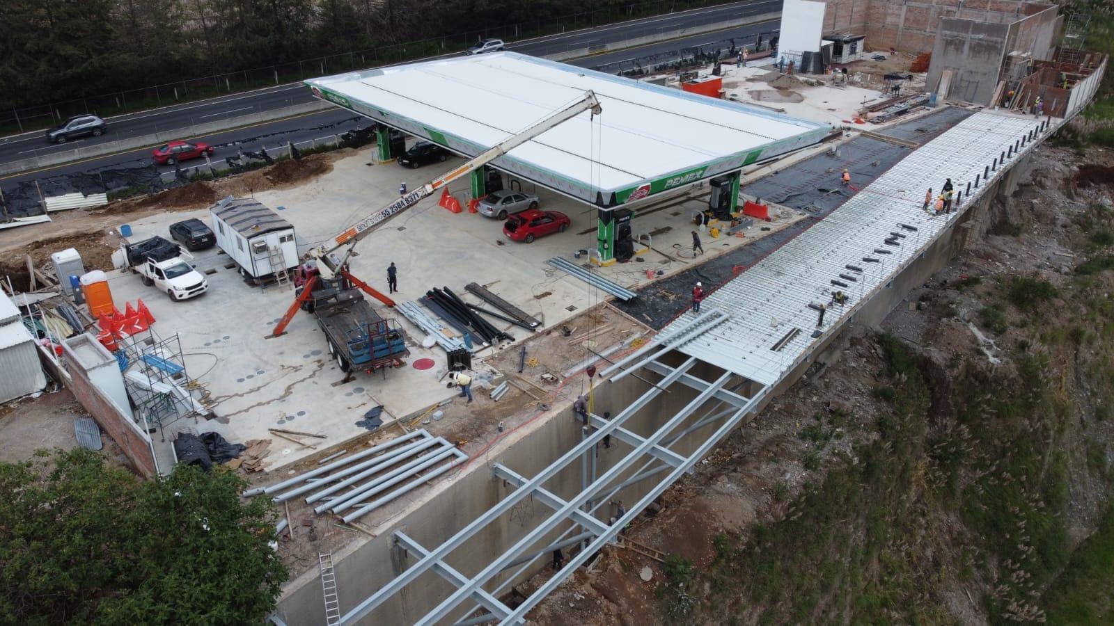 Avance de obra con techumbre montada